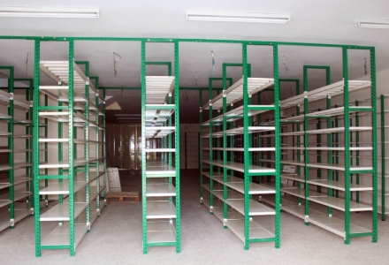 מדפים למחסן
